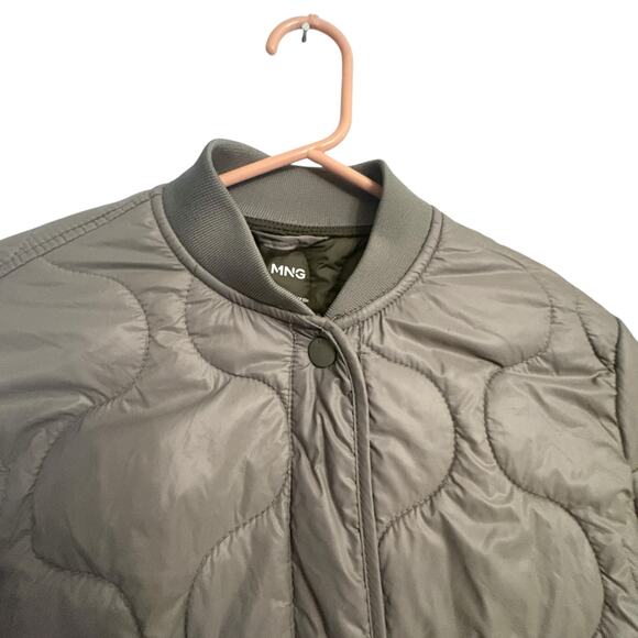 MNG Sage Green Light Weight Quilted Thin 4 Snap Closure Puffer Jacket sz XS - Picture 4 of 11